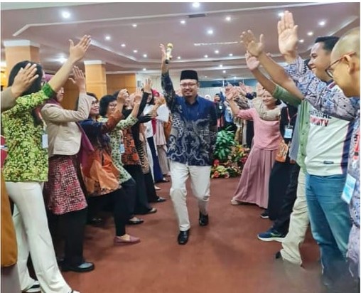 Kepemimpinan Bukan Jabatan, tapi Tanggung Jawab yang Dipraktikkan